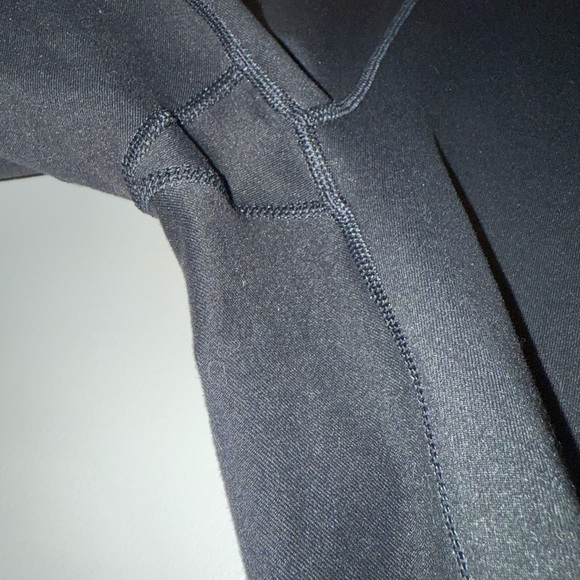 Fabletics On The Go PowerHold High Waisted Leggings - Picture 6 of 6